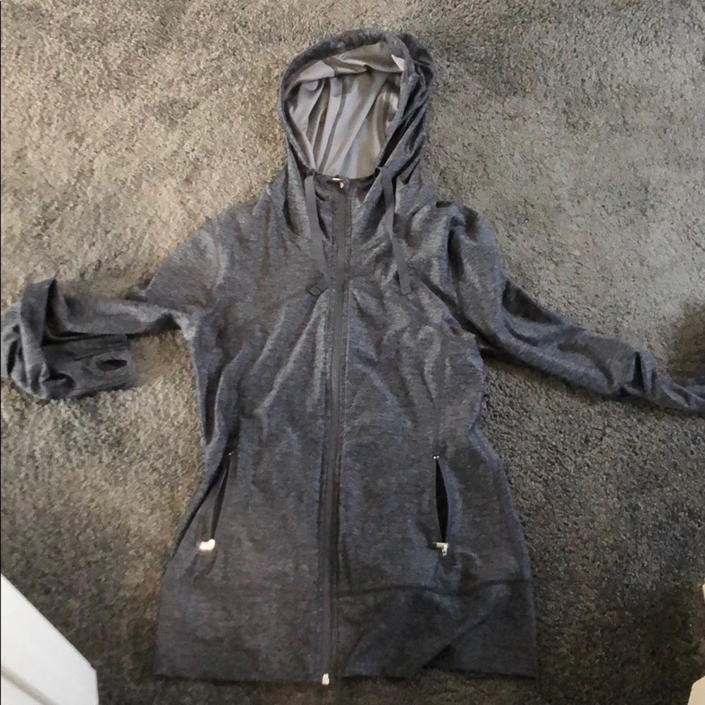 Gap size M.. workout hooded zip up